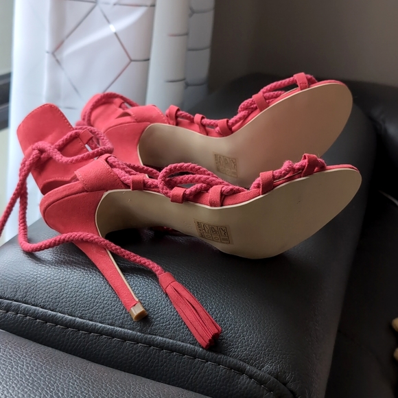 NLY Shoes Red Rope tie-up Stilettoes with fringes - Picture 6 of 6